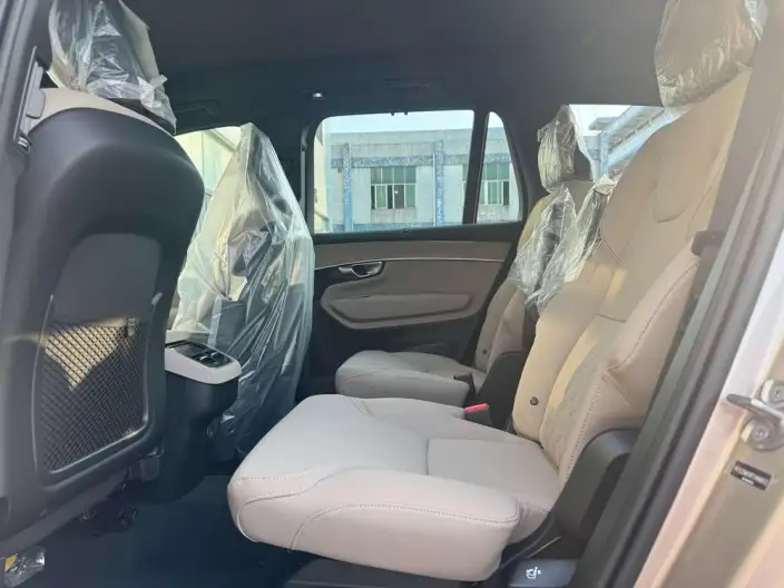 Volvo XC90 2026 Model B6 Smart Range Deluxe Edition 6 seat – фото 9