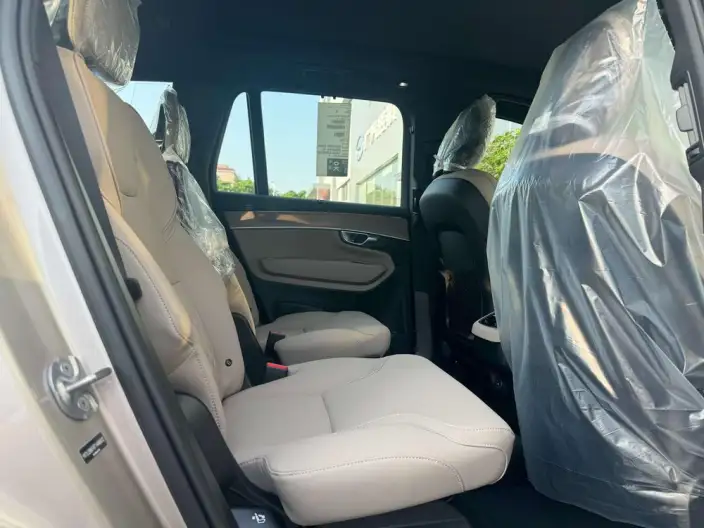 Volvo XC90 2026 Model B6 Smart Range Deluxe Edition 6 seat – фото 10