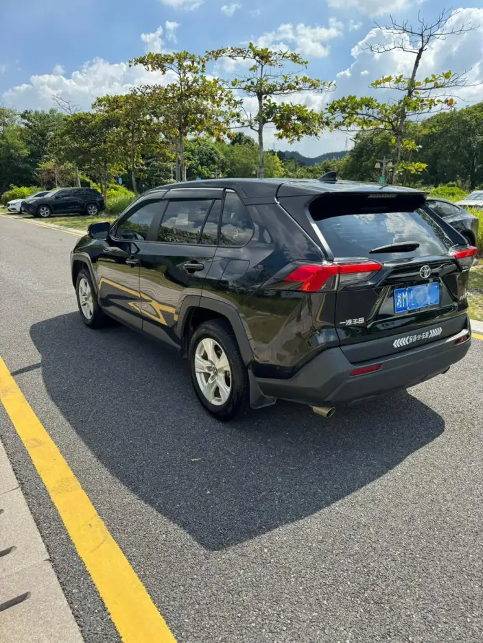 Toyota RAV4 2022 Model 2.0L CVT 2WD Urban Edition – фото 4