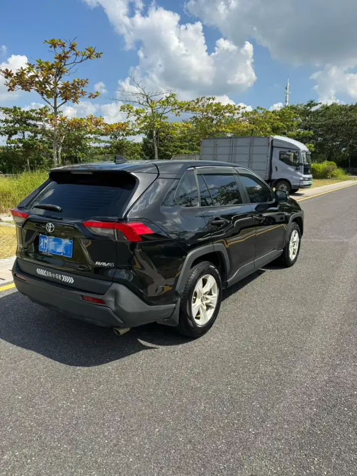 Toyota RAV4 2022 Model 2.0L CVT 2WD Urban Edition – фото 6