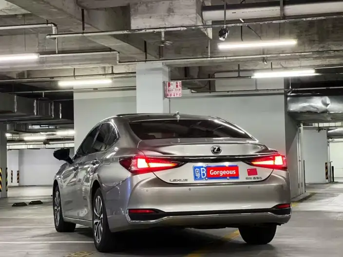 Lexus ES 2023 Model 260 Superior Edition