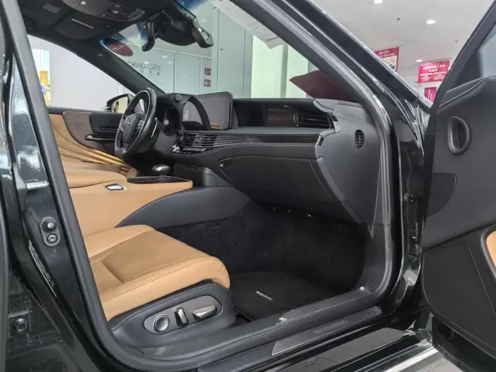 Lexus LS 2020 Model 500h Superior Edition China VI – фото 6