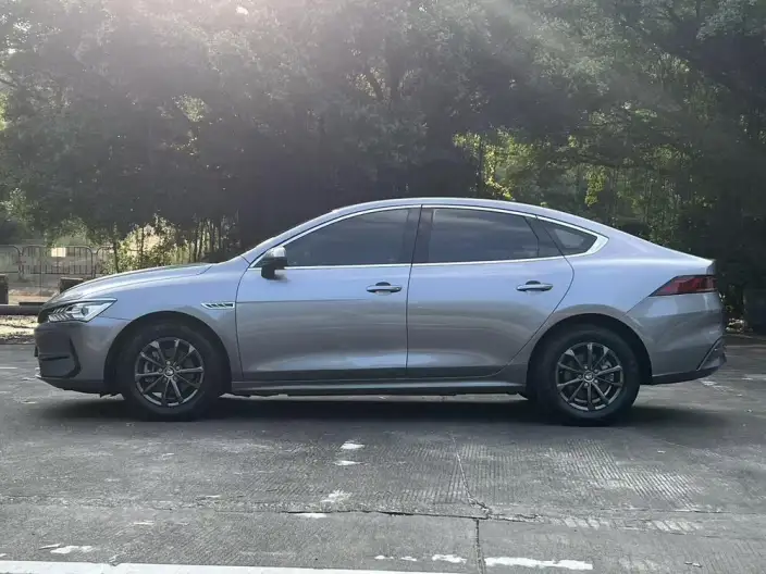 Qin Plus EV 2021 Model 400KM Luxury Model – фото 4