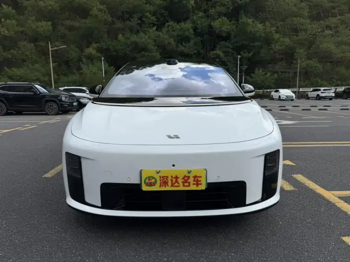 Li Auto i8 2025 Model Standard Edition – фото 2