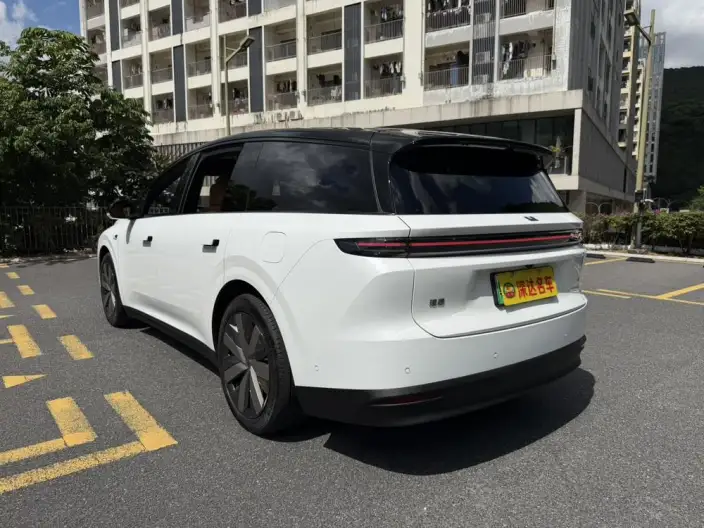 Li Auto i8 2025 Model Standard Edition – фото 5