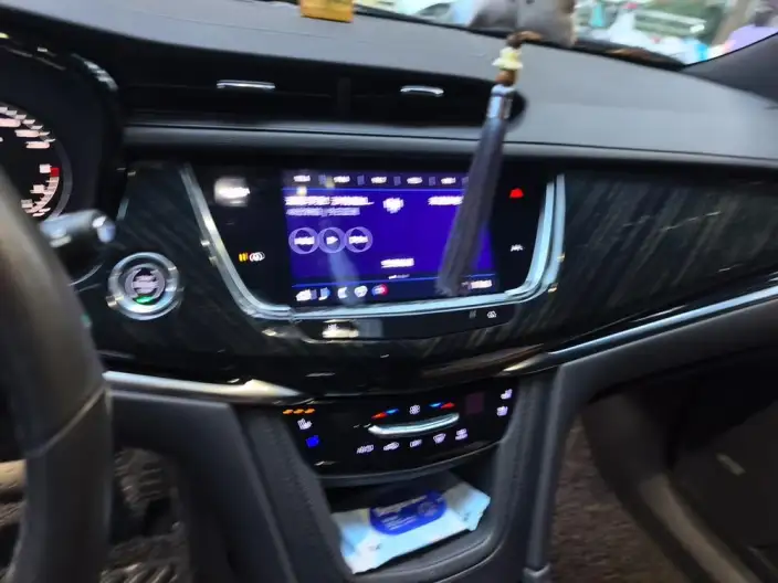 Cadillac XT6 2022 Model 2.0T VI seat 4WD Luxury Model Standard Edition – фото 8