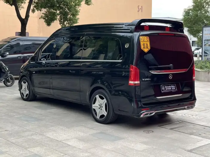 Mercedes-Benz V-Class 2022 Model V 260 L Long wheelbase Deluxe Edition – фото 4