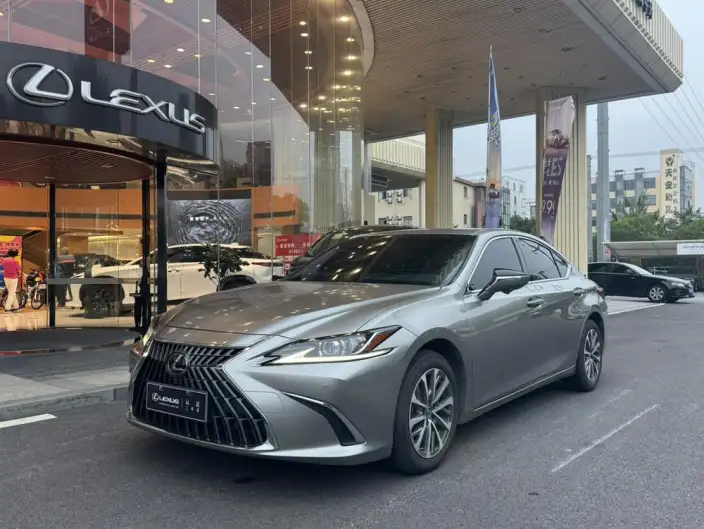 Lexus ES 2022 Model 200 Superior Edition