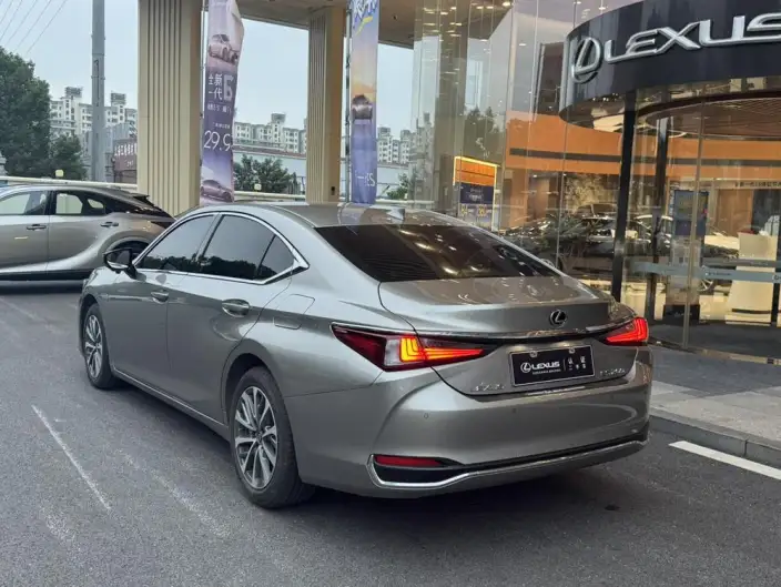Lexus ES 2022 Model 200 Superior Edition – фото 5