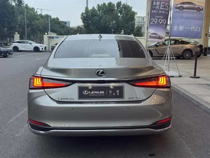 Lexus ES 2022 Model 200 Superior Edition – фото 6