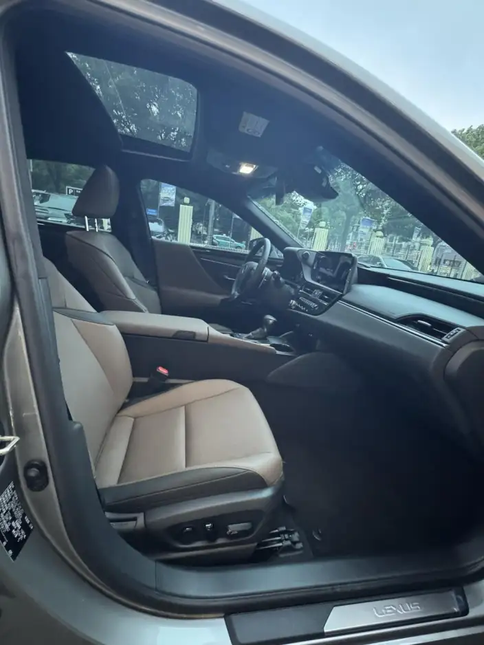 Lexus ES 2022 Model 200 Superior Edition – фото 10