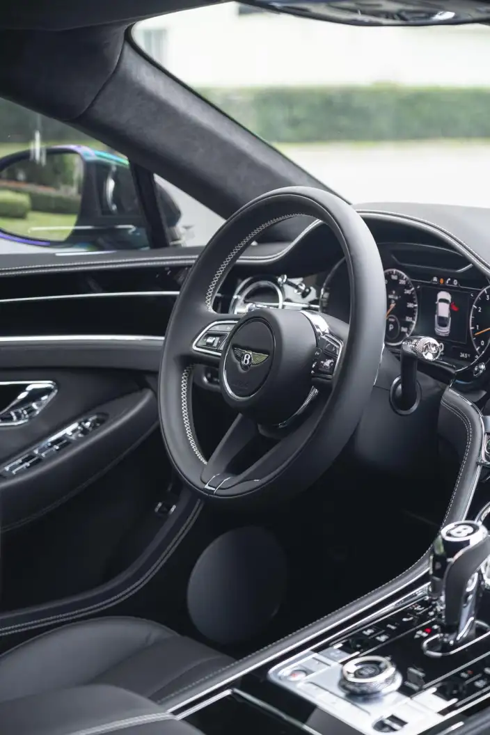 Continental 2022 Model 6.0T GT W12 – фото 6