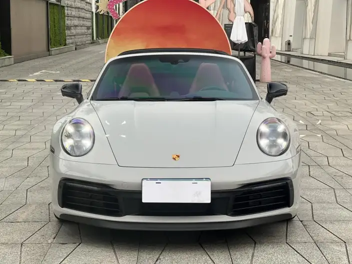 PORSCHE 911 2023 Model Targa 4 3.0T – фото 2