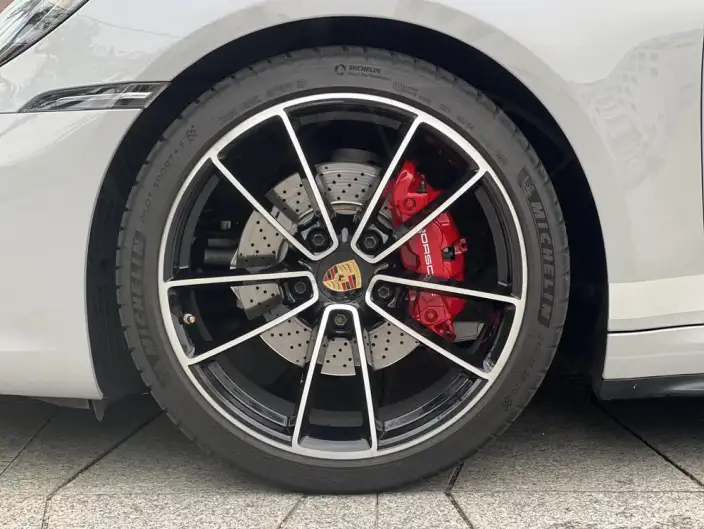 PORSCHE 911 2023 Model Targa 4 3.0T – фото 9
