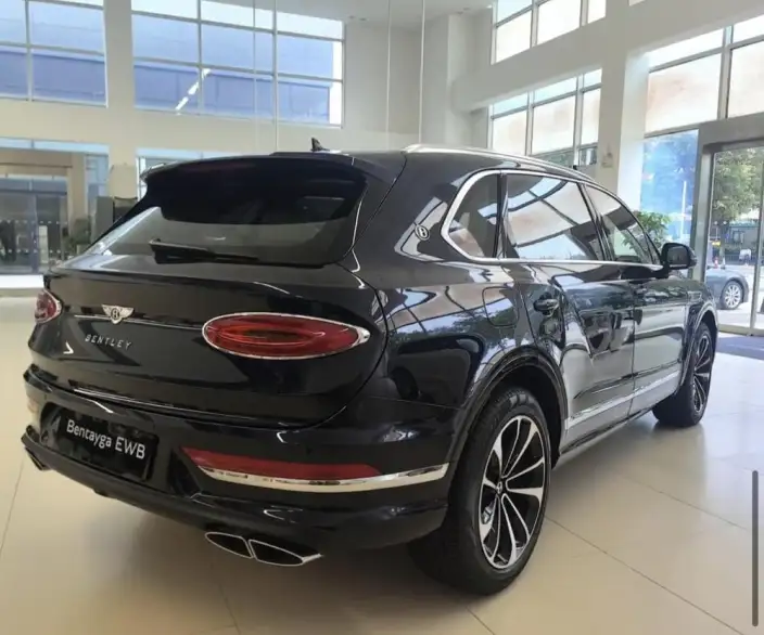 Bentayga 2024 Model 4.0T V8 Long wheelbase Edition – фото 5