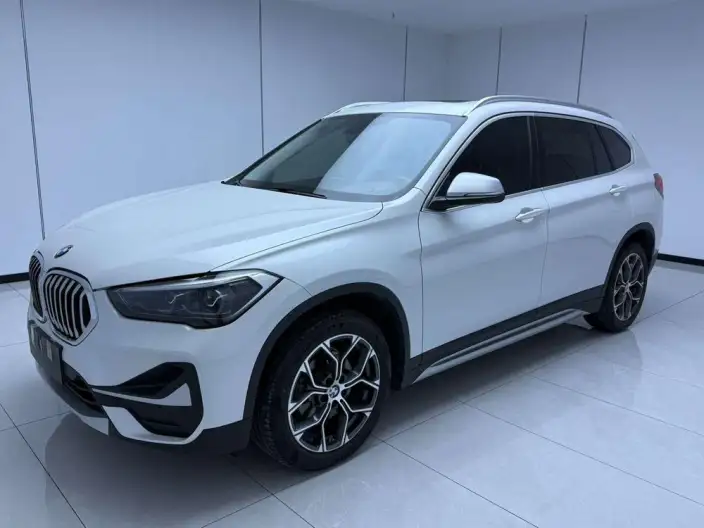 BMW X1 2022 Model sDrive20Li Fashion Model – фото 1