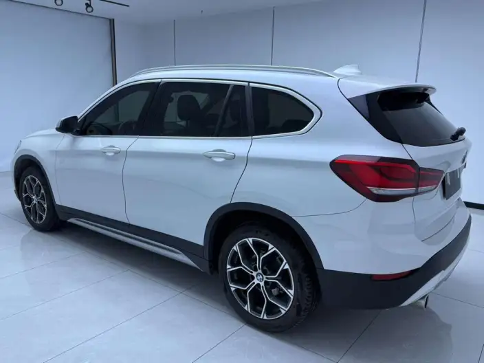 BMW X1 2022 Model sDrive20Li Fashion Model – фото 3