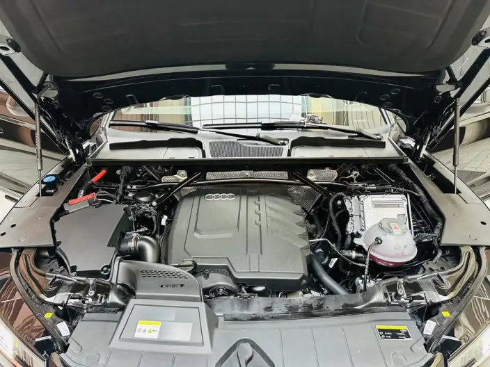 Audi Q5L 2024 Model 40TFSI Luxury Dynamic Model – фото 8