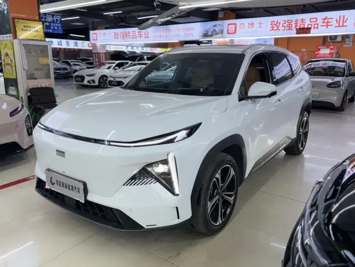 Geely Galaxy L7 2023 Model 1.5T DHT 115km PLUS – фото 1