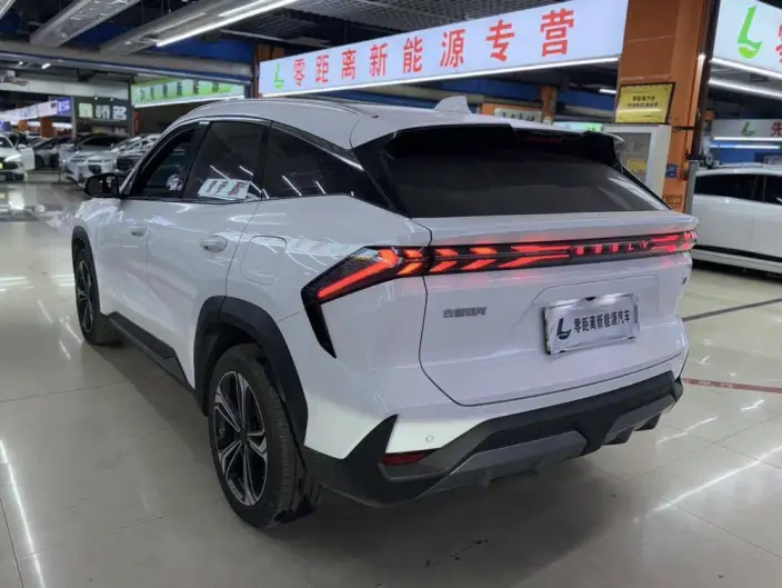 Geely Galaxy L7 2023 Model 1.5T DHT 115km PLUS – фото 4