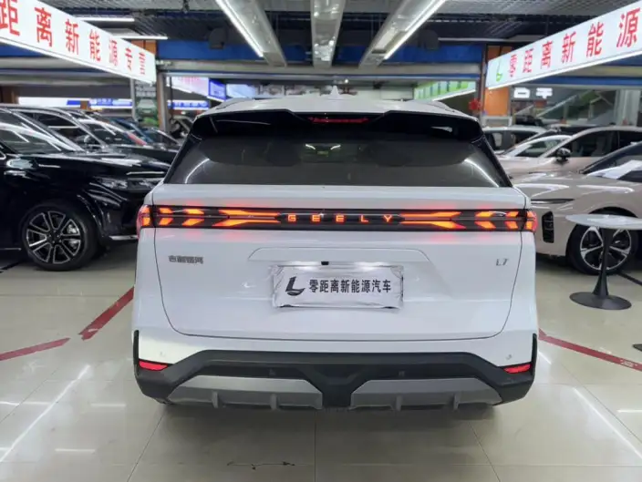 Geely Galaxy L7 2023 Model 1.5T DHT 115km PLUS – фото 5