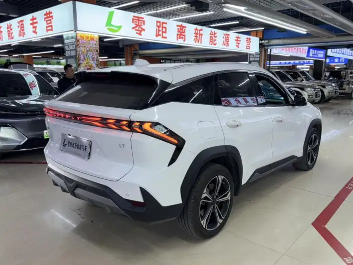Geely Galaxy L7 2023 Model 1.5T DHT 115km PLUS – фото 6