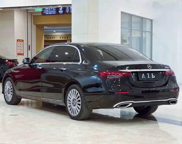 Mercedes-Benz E-Class 2023 Model E 300 L Fashion Model sedan – фото 4