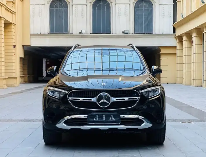 Mercedes-Benz GLC 2023 Model Facelift GLC 260 L 4MATIC Dynamic Model 5 seat – фото 2