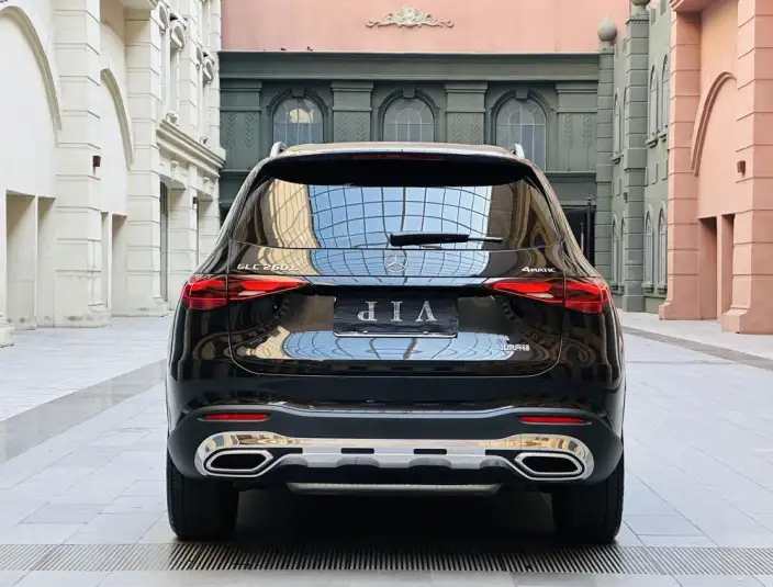Mercedes-Benz GLC 2023 Model Facelift GLC 260 L 4MATIC Dynamic Model 5 seat – фото 5