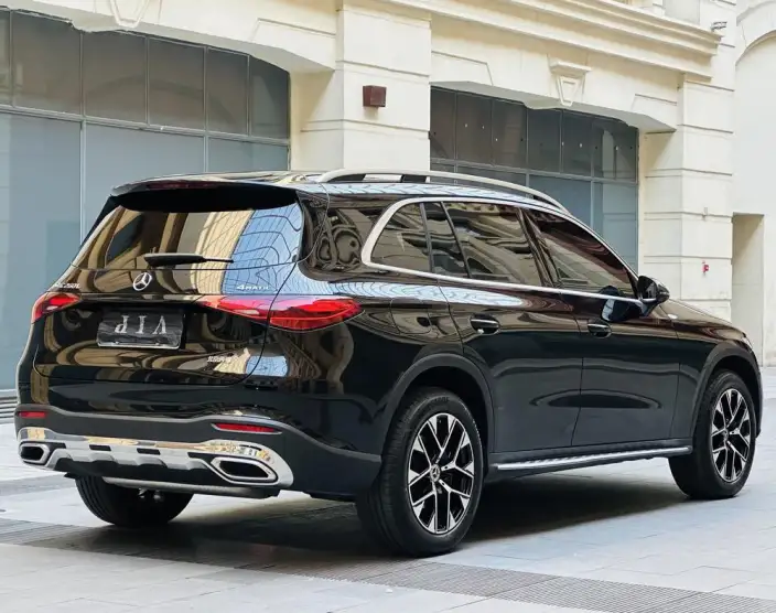 Mercedes-Benz GLC 2023 Model Facelift GLC 260 L 4MATIC Dynamic Model 5 seat – фото 6