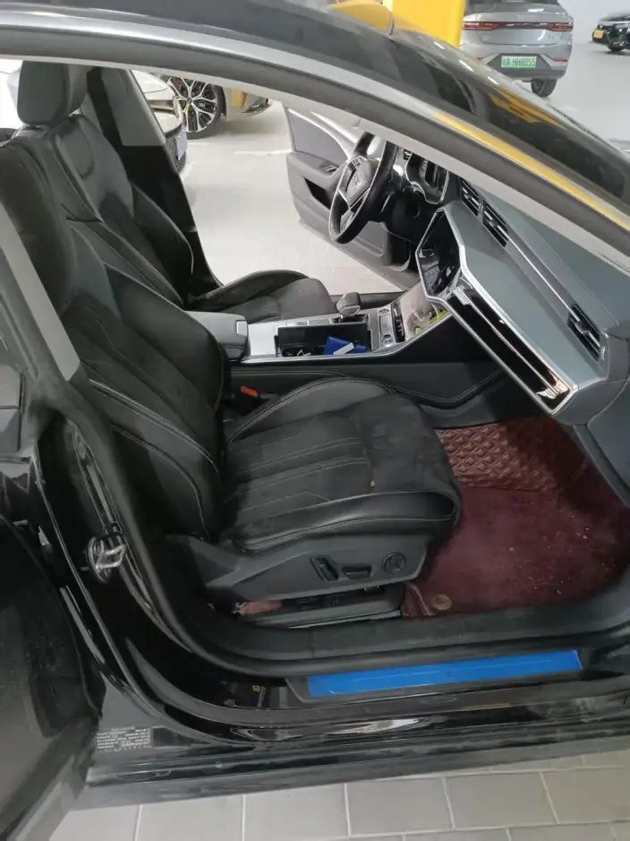 Audi A7 L 2024 Model 45 TFSI Luxury Model – фото 10
