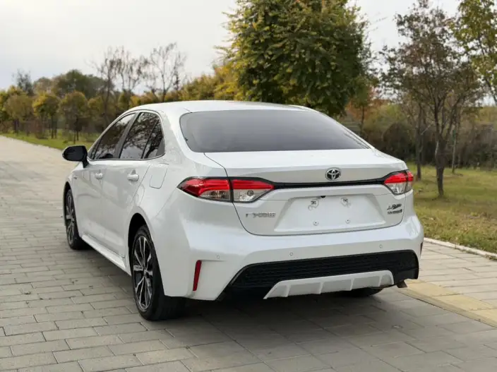 Toyota Levin 2022 Model Hybrid 1.8H E-CVT Sports Edition – фото 4