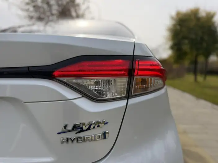 Toyota Levin 2022 Model Hybrid 1.8H E-CVT Sports Edition – фото 10