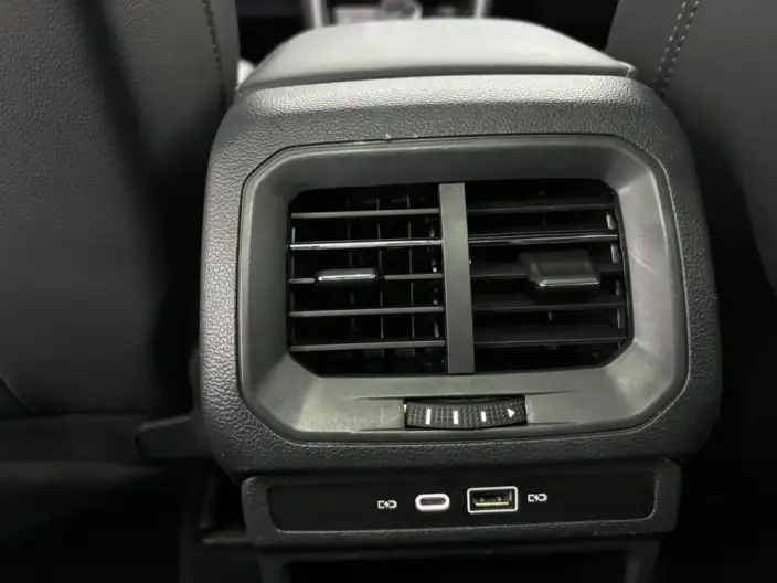 Volkswagen Tharu 2022 Model 280TSI 2WD Deluxe Edition – фото 9