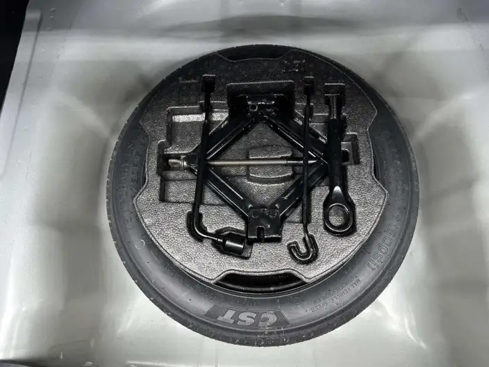 Hyundai Ioniq 2023 Model 1.5L CVT LUX Premium Edition – фото 9