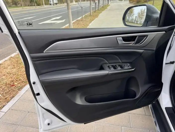 Haval M6 2021 Model PLUS 1.5T DCT Luxury Smart Connect Model – фото 9