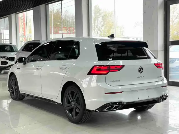Volkswagen Golf 2021 Model 280TSI DSG R-Line – фото 4