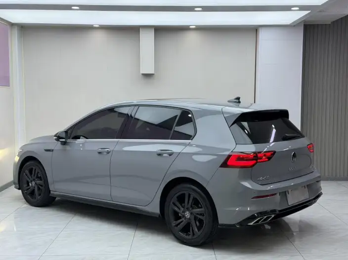 Volkswagen Golf 2023 Model 280TSI DSG R-Line Lite – фото 4
