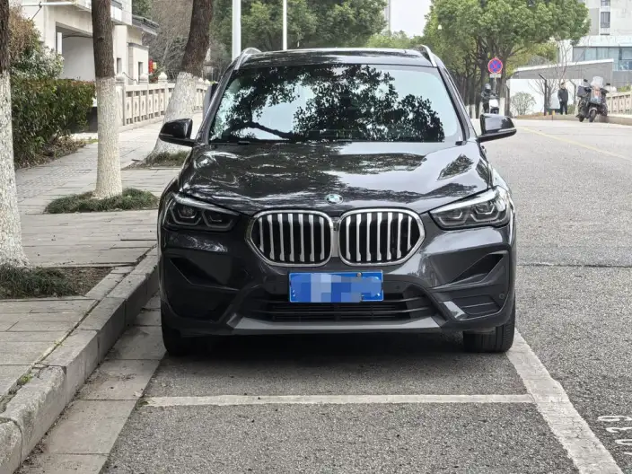 BMW X1 2022 Model sDrive25Li Leading Model – фото 2