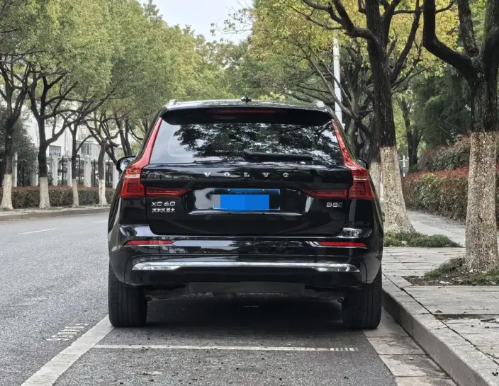Volvo XC60 2023 Model B5 4WD Smart Range Deluxe Edition – фото 5