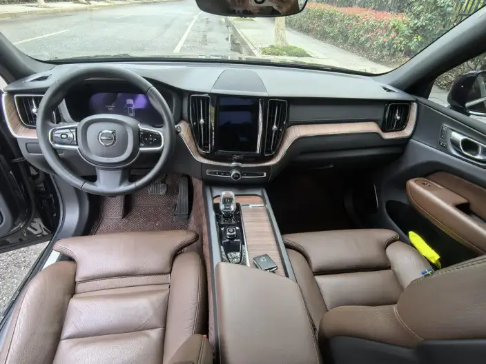 Volvo XC60 2023 Model B5 4WD Smart Range Deluxe Edition – фото 9