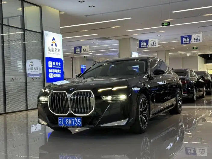 BMW 7 Series 2023 Model 735Li M Sports Set – фото 1