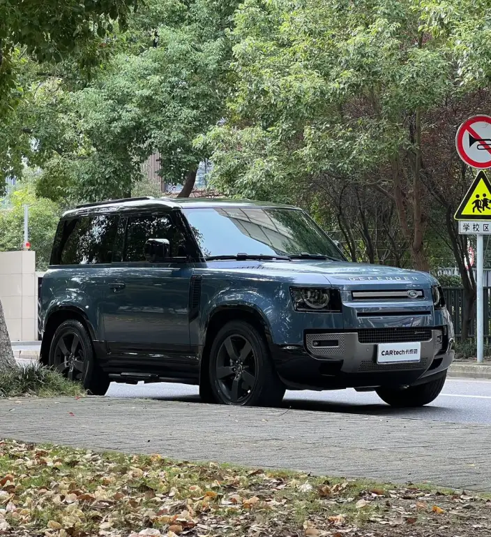 Land Rover Defender 2022 Model 90 P300 X-Dynamic HSE – фото 3