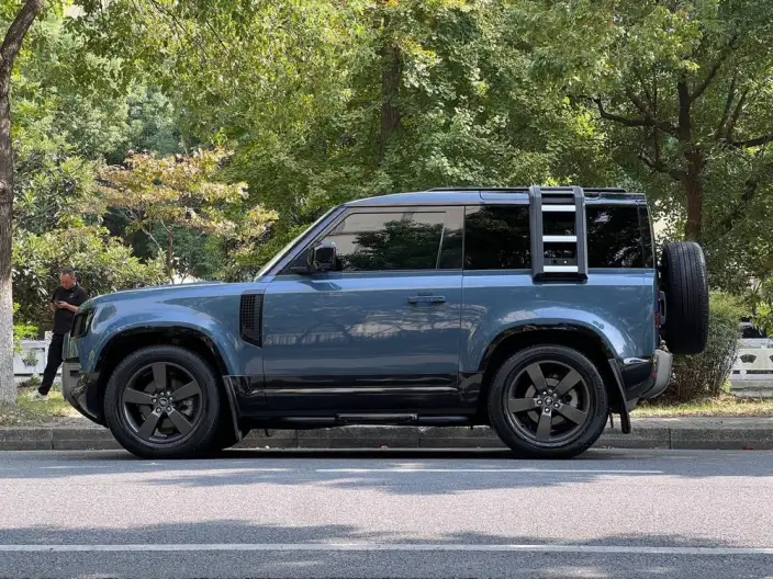 Land Rover Defender 2022 Model 90 P300 X-Dynamic HSE – фото 4