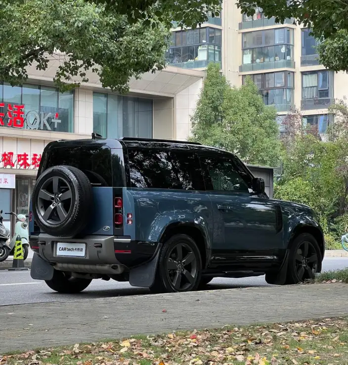 Land Rover Defender 2022 Model 90 P300 X-Dynamic HSE – фото 7