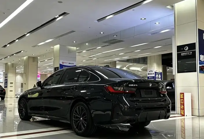 BMW 3 Series 2023 Model 325Li M Sports Set – фото 4