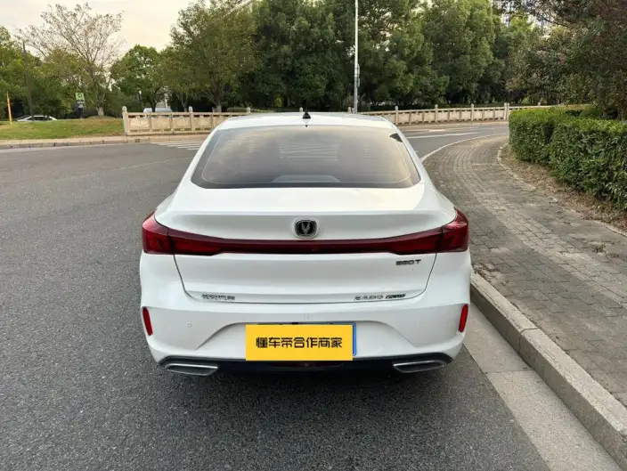 Changan Eado 2023 Model PLUS Changxiang Edition Blue whale NE 1.4T GDI DCT Noble Model – фото 5