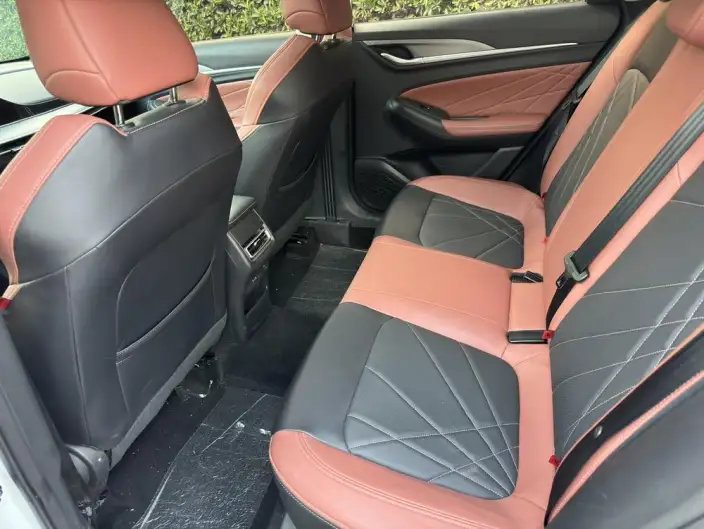 Changan Eado 2023 Model PLUS Changxiang Edition Blue whale NE 1.4T GDI DCT Noble Model – фото 10