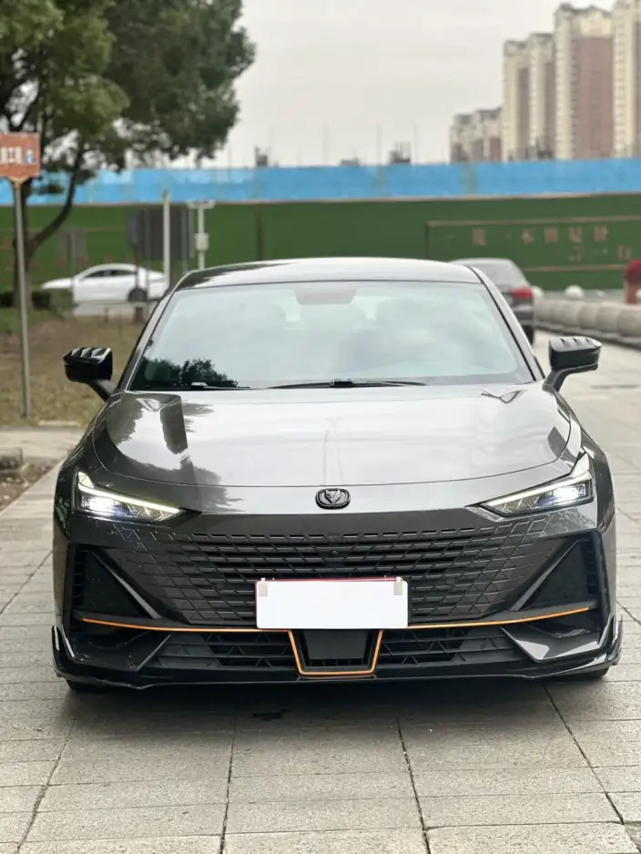 Changan UNI-V 2022 Model 1.5T Sports Edition – фото 2