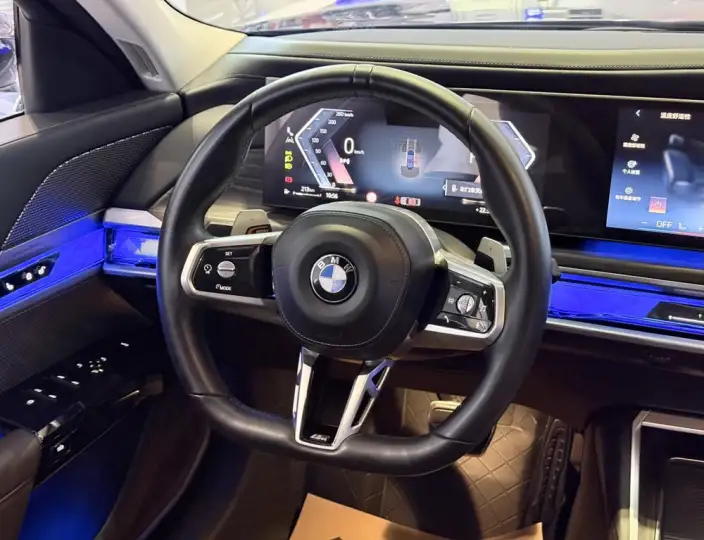BMW 7 Series 2023 Model 735Li M Sports Set – фото 6